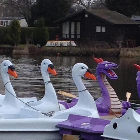 Haven Haggerston Castle Caravan Hire Cheswick  外观 照片